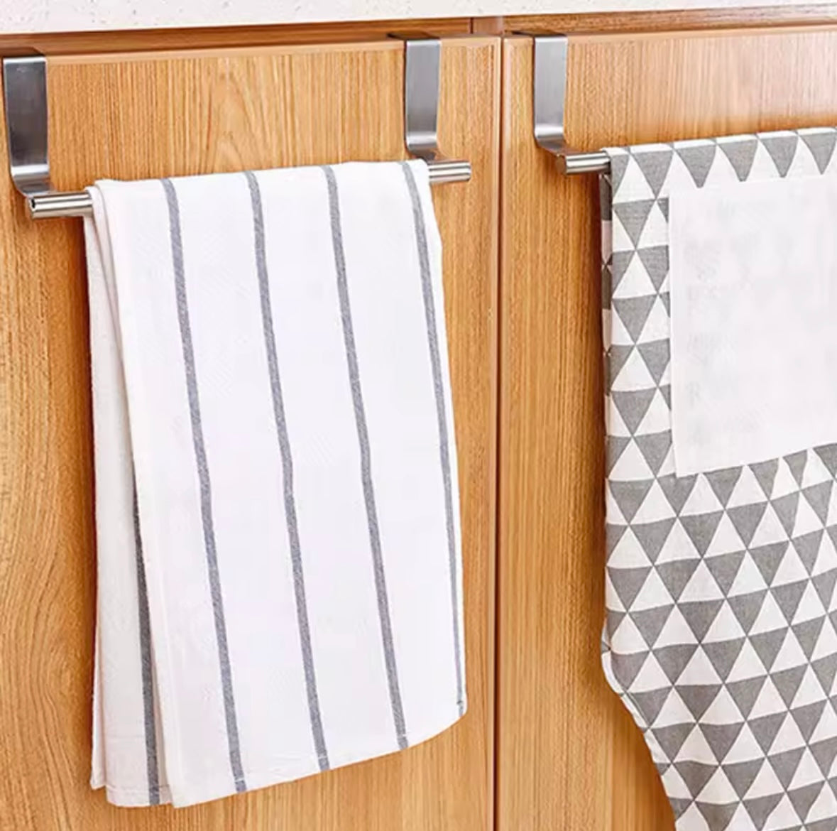 מתקן תלייה מנירוסטה למגבת – פתרון אלגנטי ונוח לארגון המטבח והאמבטיה