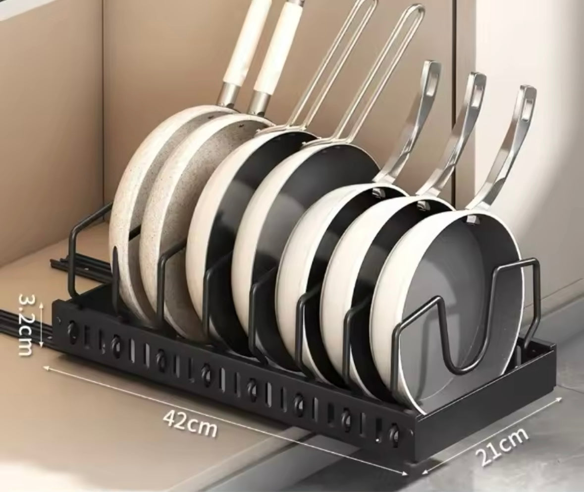 מתקן אחסון נשלף – פתרון חכם ונוח לארגון המטבח