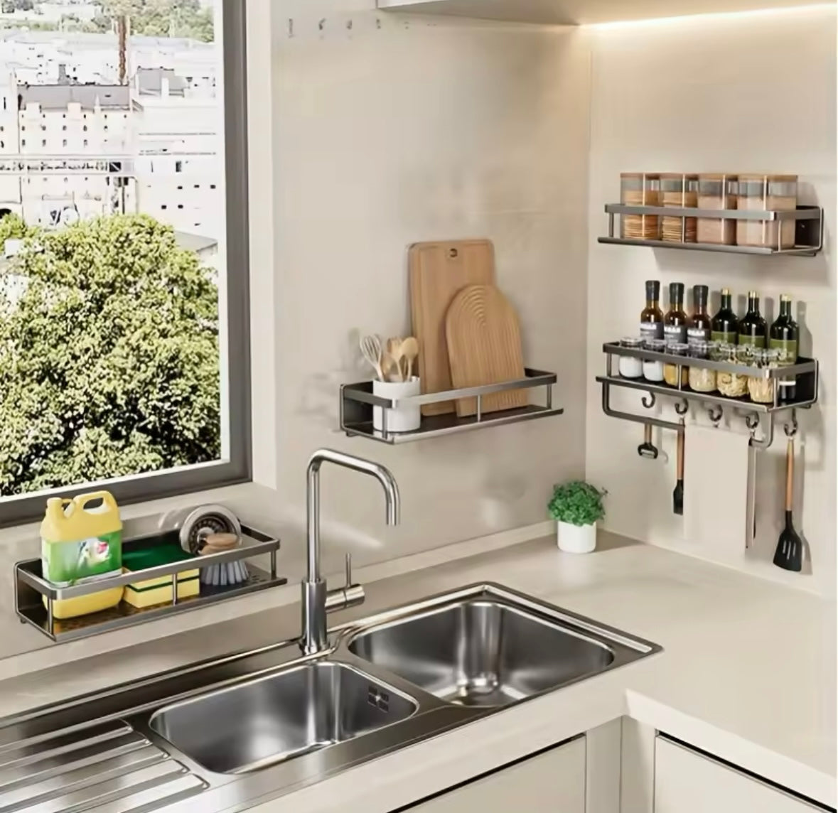 מתקן אלומיניום לתבלינים – אחסון יוקרתי ונגיש לכל מטבח מודרני